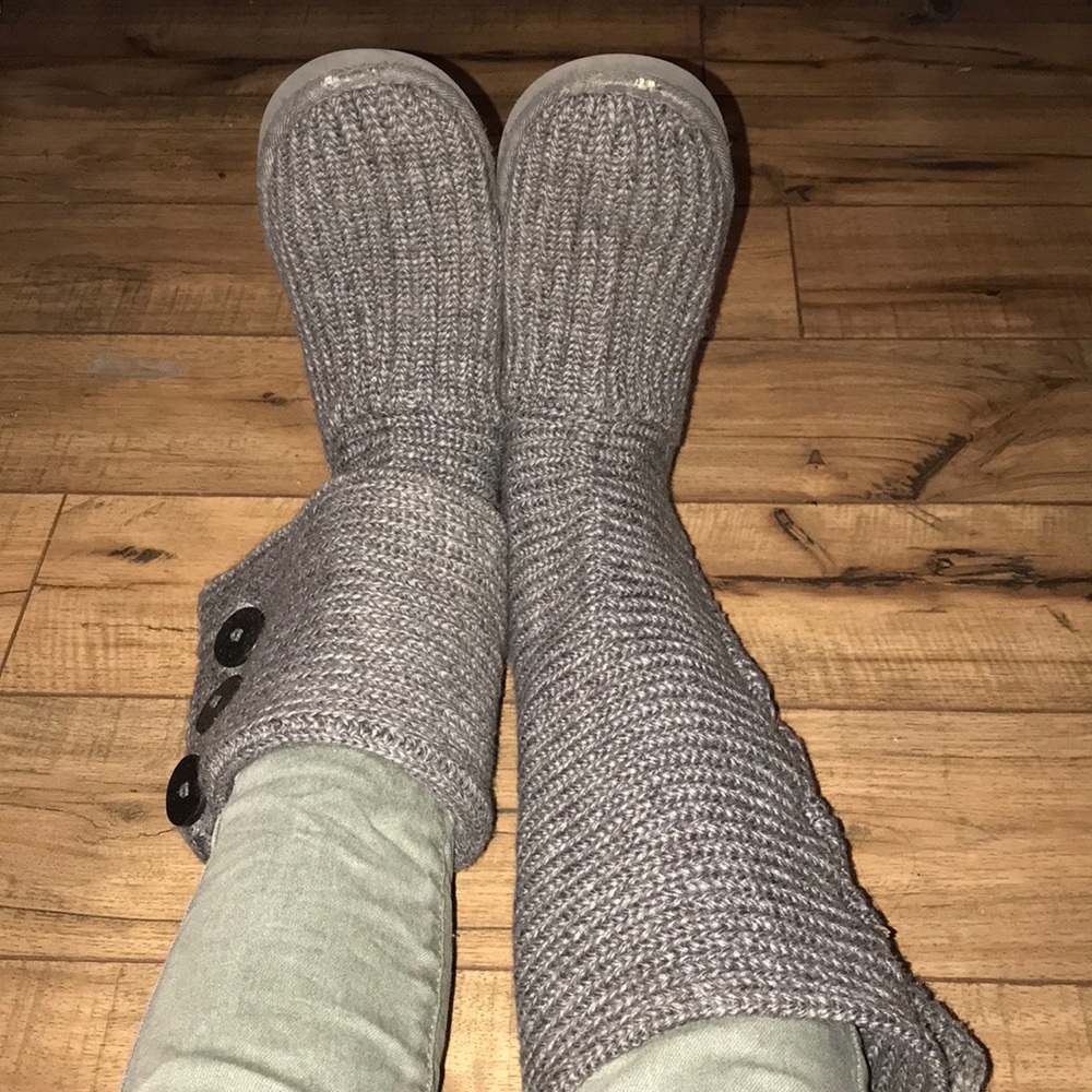 Cozy Grey Knit Ugg Boot- Size 7